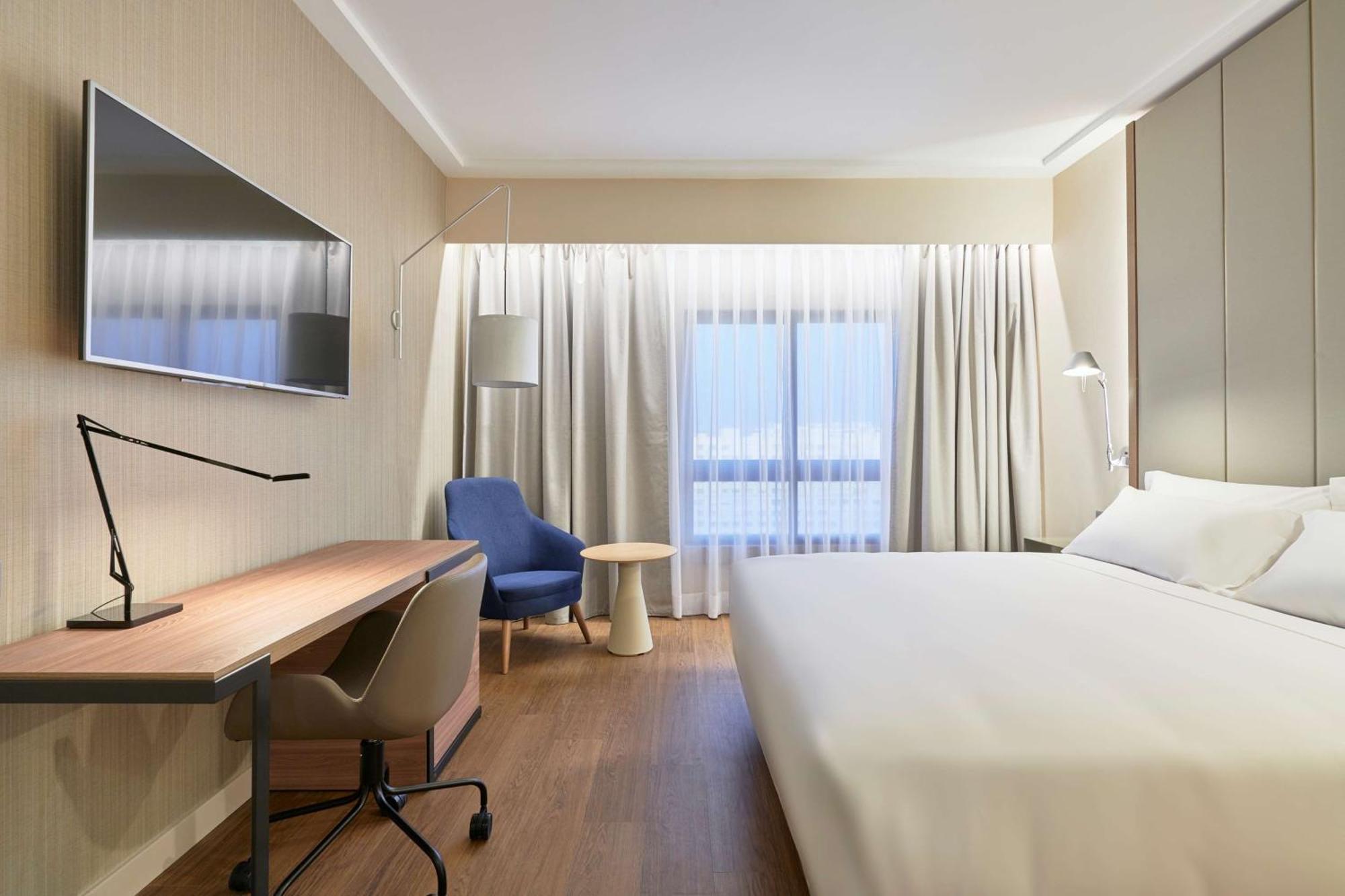 Hotel Nh Campo Grande 4*